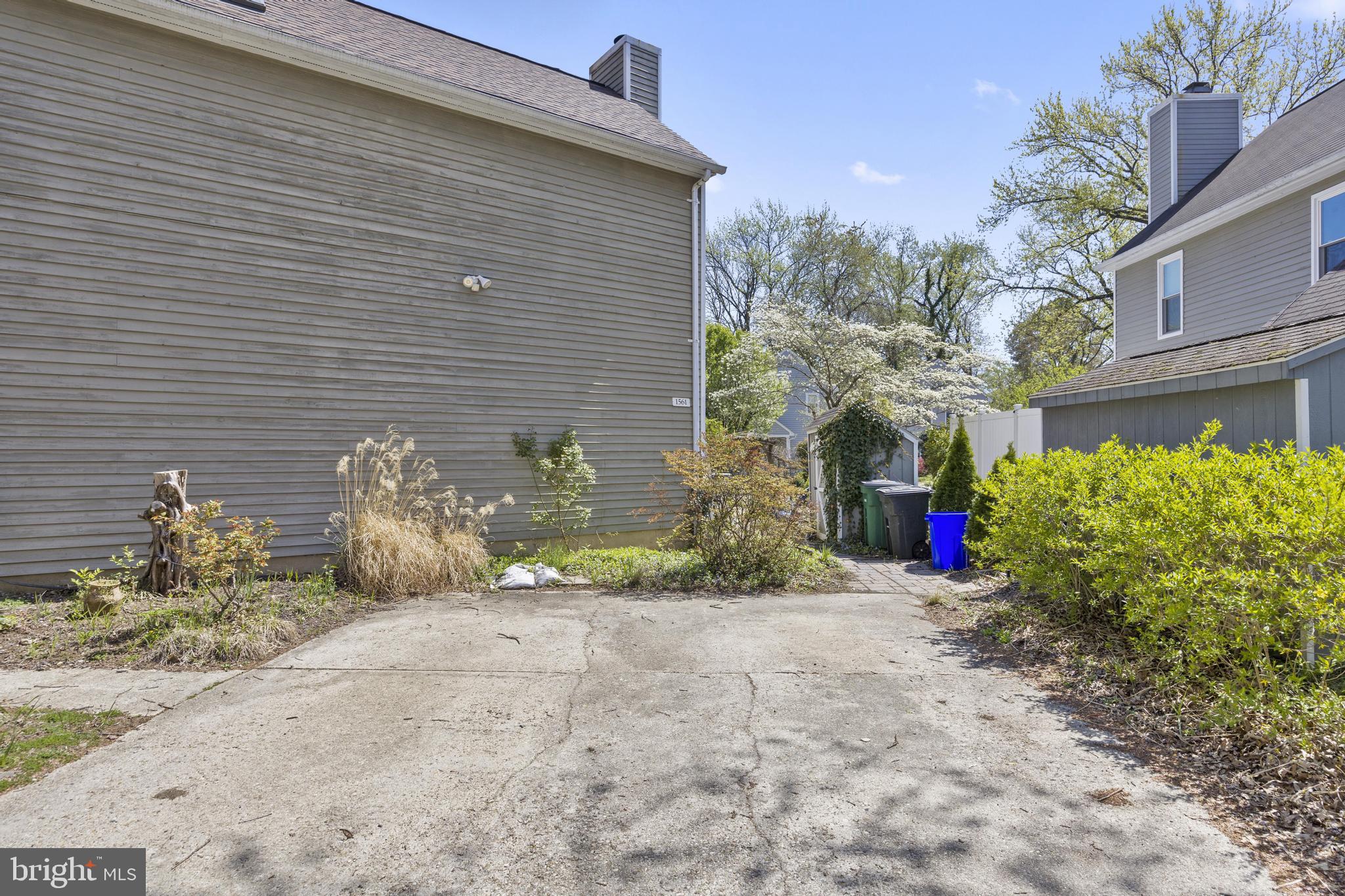 1561 Ritchie Lane Annapolis, MD 21401 - Photo 54 of 66 Charming alleyway with greenery