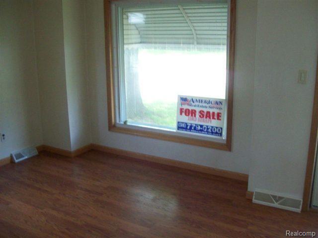 26034 Beverly Road Taylor, MI 48180 - Photo 3 of 9 26034 Beverly2