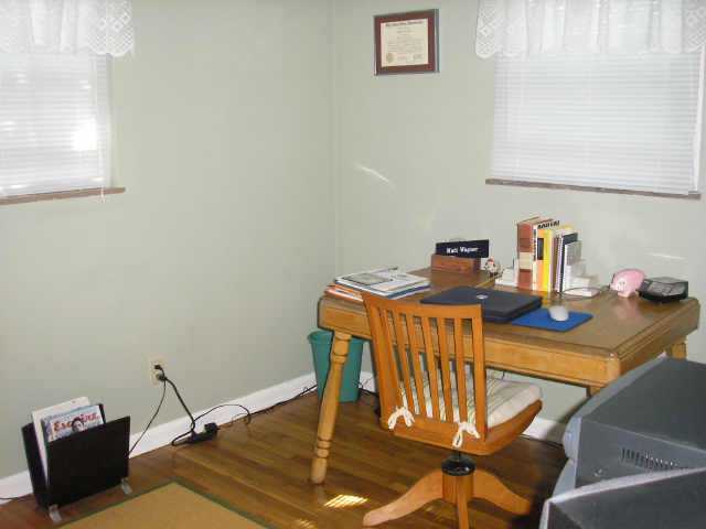 2226 Bristol Road Columbus, OH 43221 - Photo 4 of 10