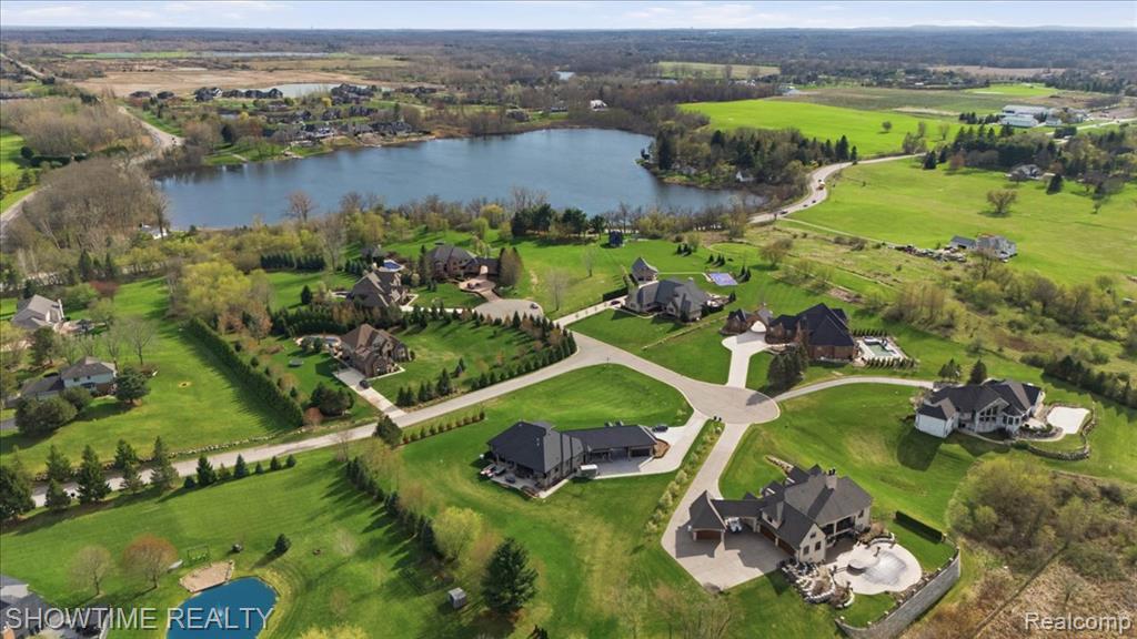 69225 Lake Point Court Romeo, MI 48065 - Photo 13 of 25