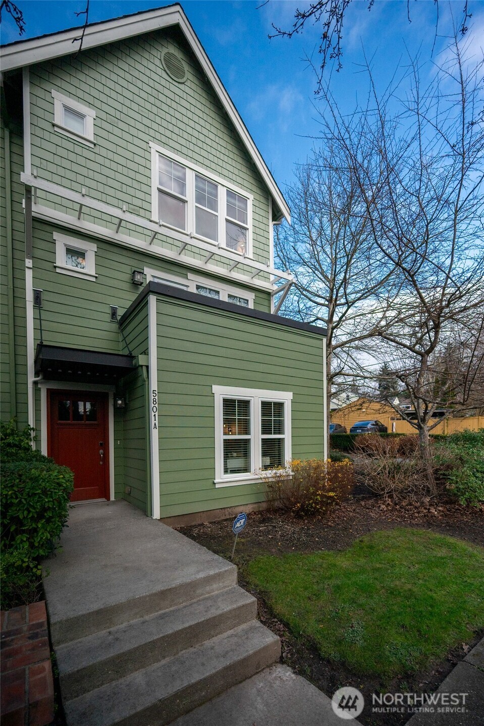 5801 55th Avenue Northeast, Unit A Seattle, WA 98105 - Photo 3 of 40