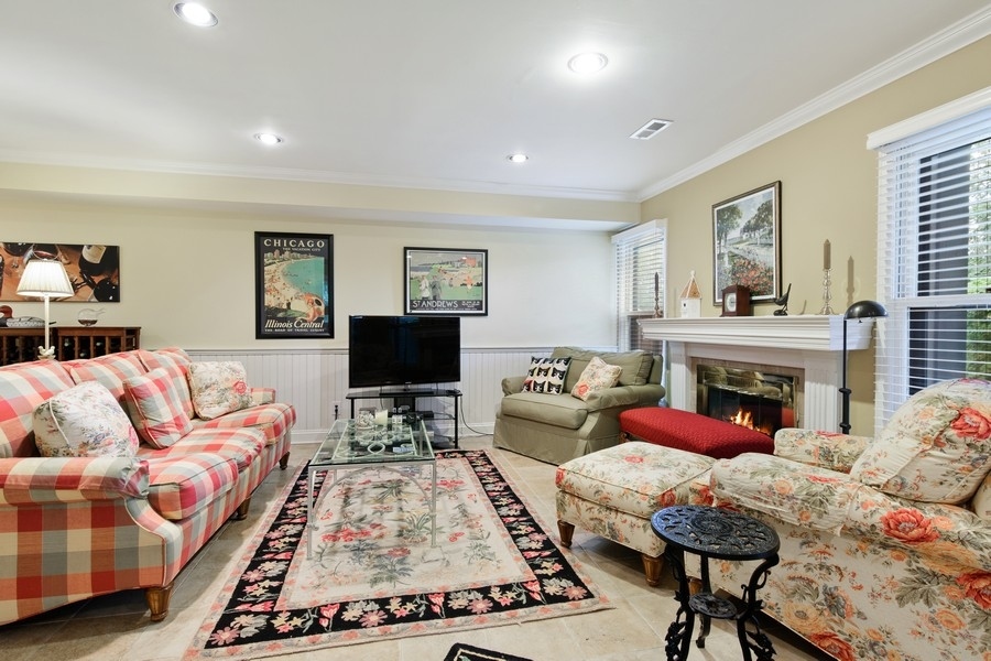 1138 Wheaton Oaks Drive Wheaton, IL 60187 - Photo 15 of 19