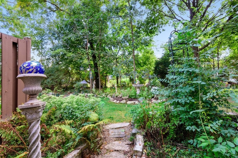 1138 Wheaton Oaks Drive Wheaton, IL 60187 - Photo 18 of 19