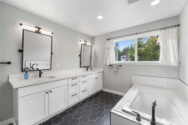 $775,000 | 620 South 301st Street, Federal Way, WA 98003