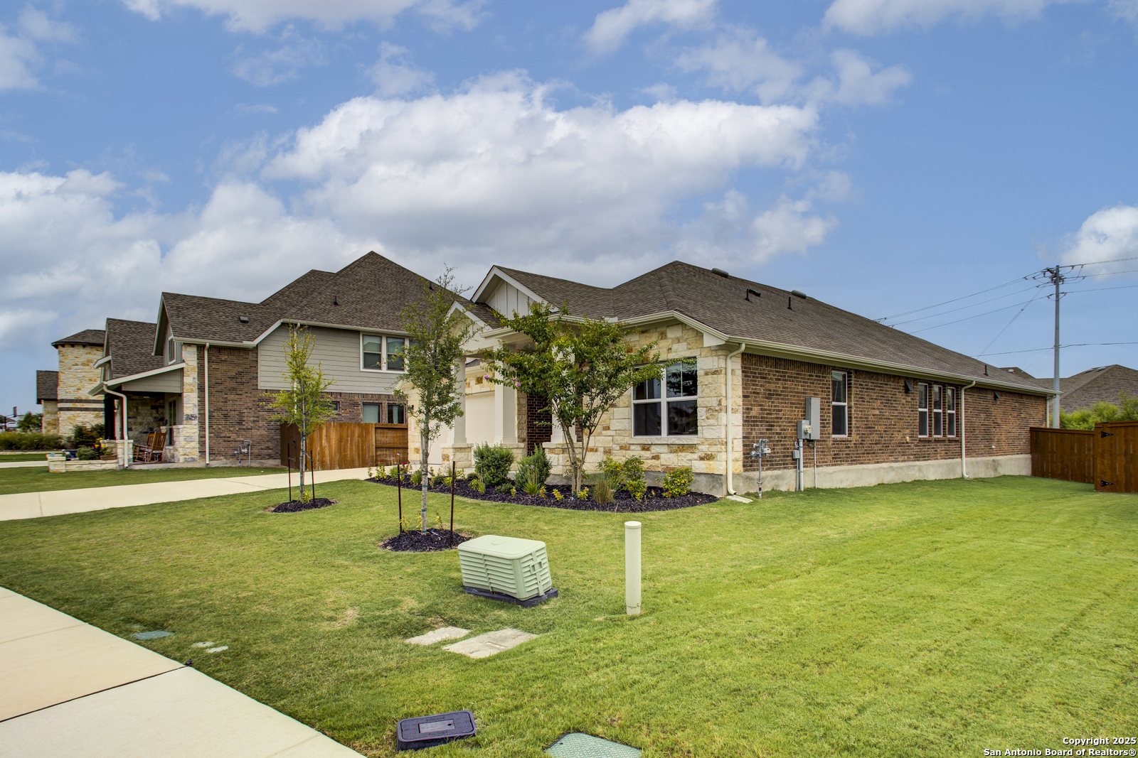 626 Foxbrook Way Cibolo, TX 78108 - Photo 3 of 26