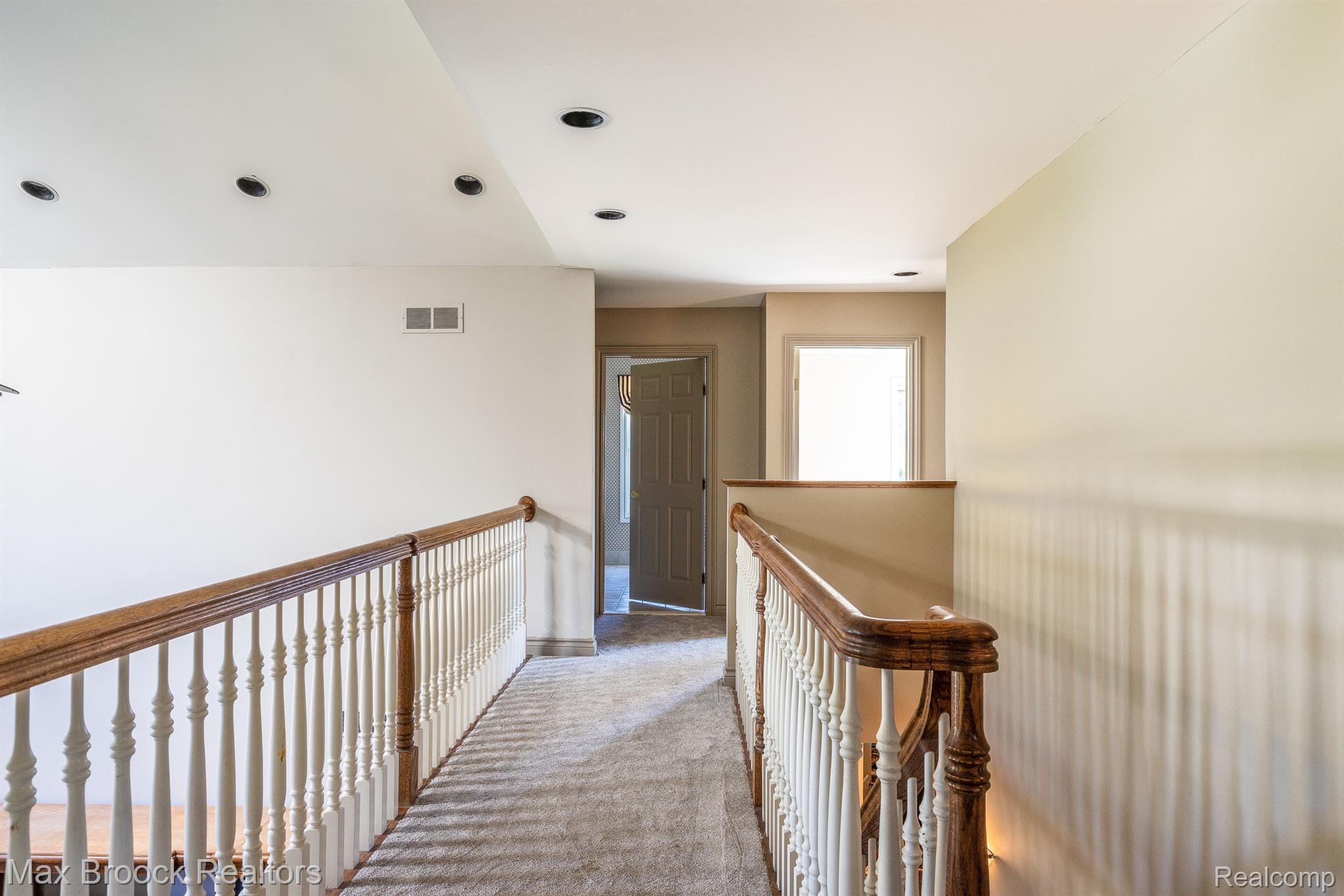 46 Ridge Road Pleasant Ridge, MI 48069 - Photo 27 of 53 Upper Level Hallway