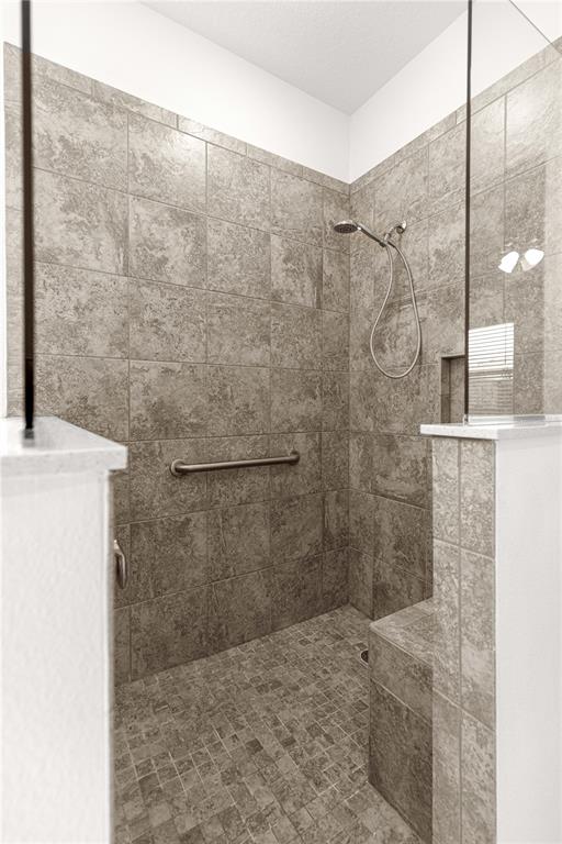 8546 Southwest 79th Avenue Ocala, FL 34476 - Photo 33 of 42 a bathroom with a shower