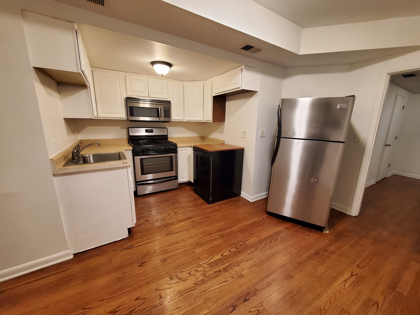 665 West Roscoe Street, Unit G Chicago, IL 60657 - Photo 2 of 16