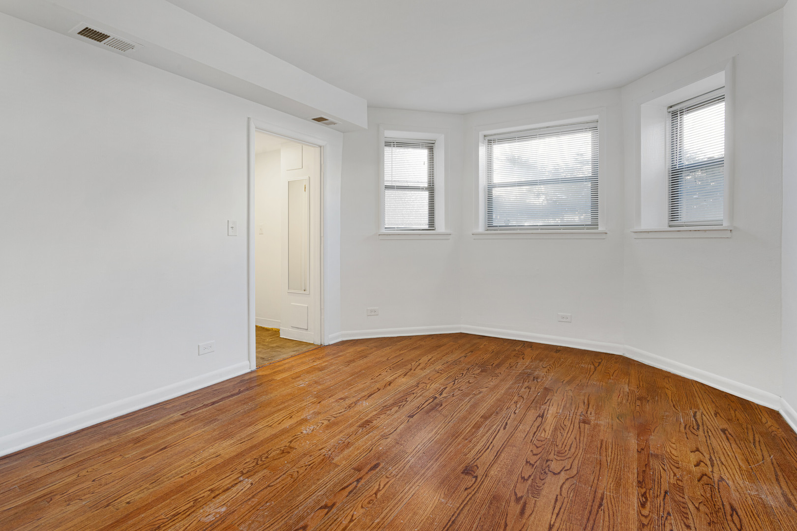 665 West Roscoe Street, Unit G Chicago, IL 60657 - Photo 7 of 16