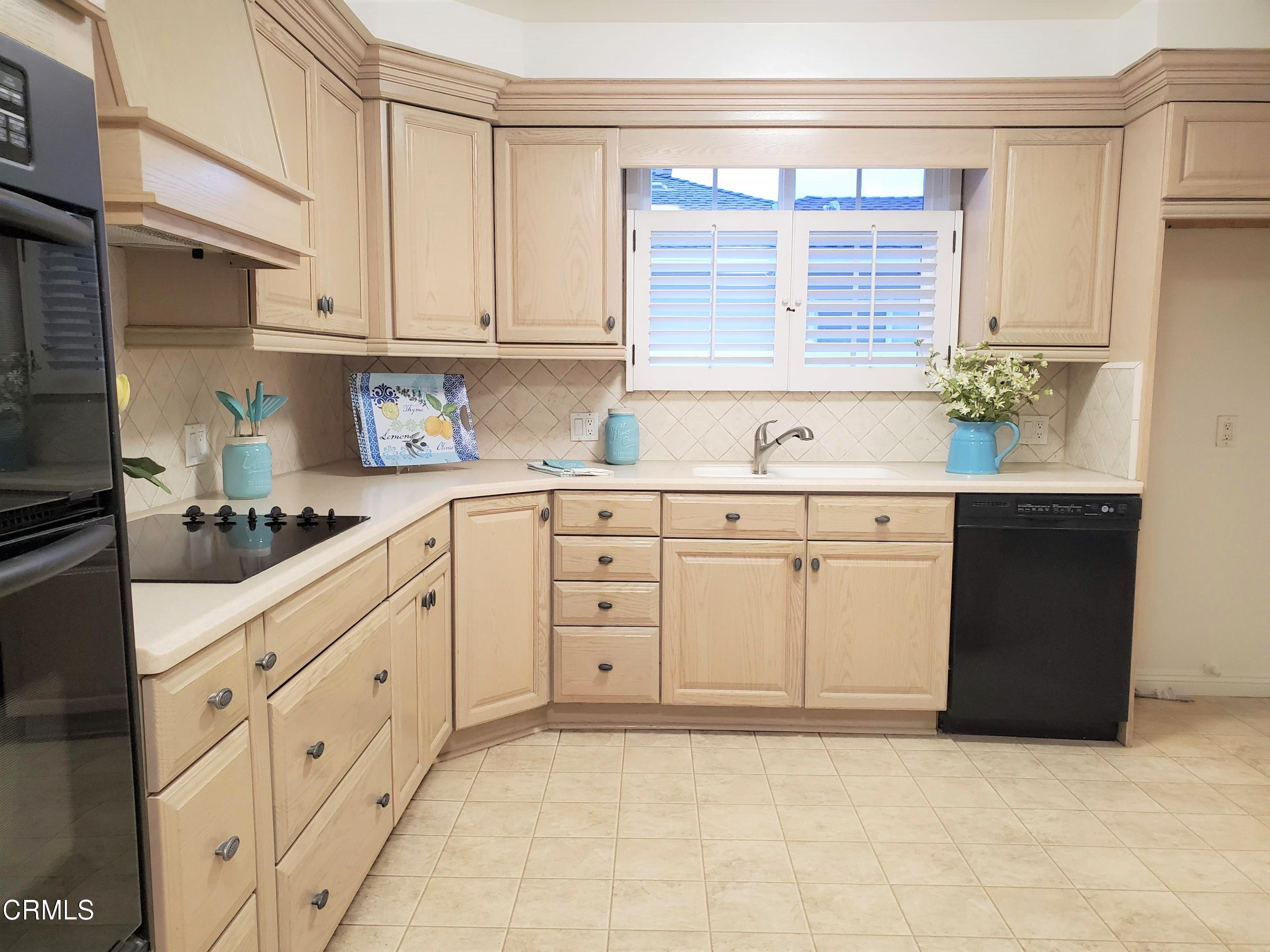 1372 Riverside Drive Fullerton, CA 92831 - Photo 12 of 31 kitchen4
