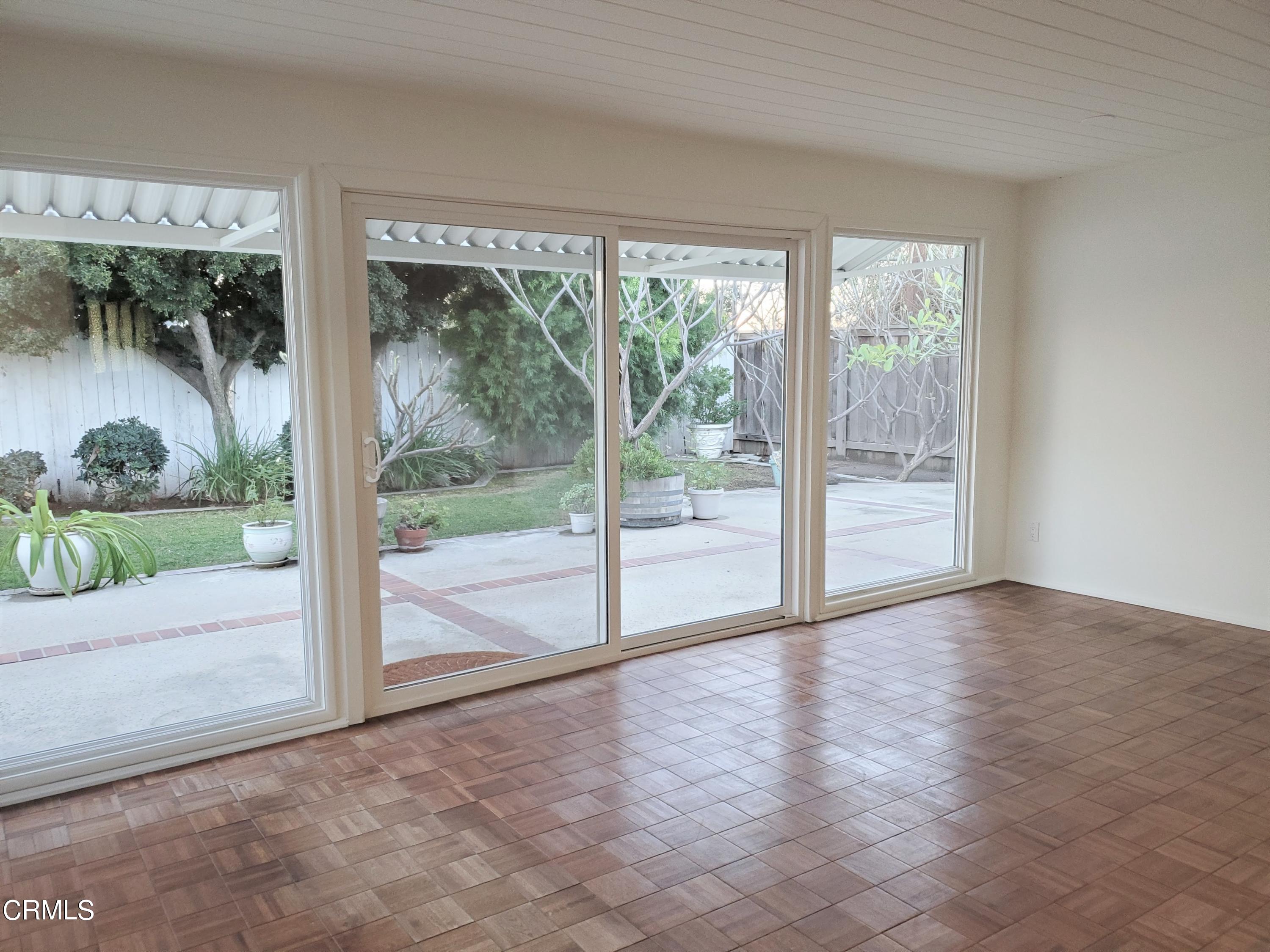 1372 Riverside Drive Fullerton, CA 92831 - Photo 4 of 31 patio enclosure room