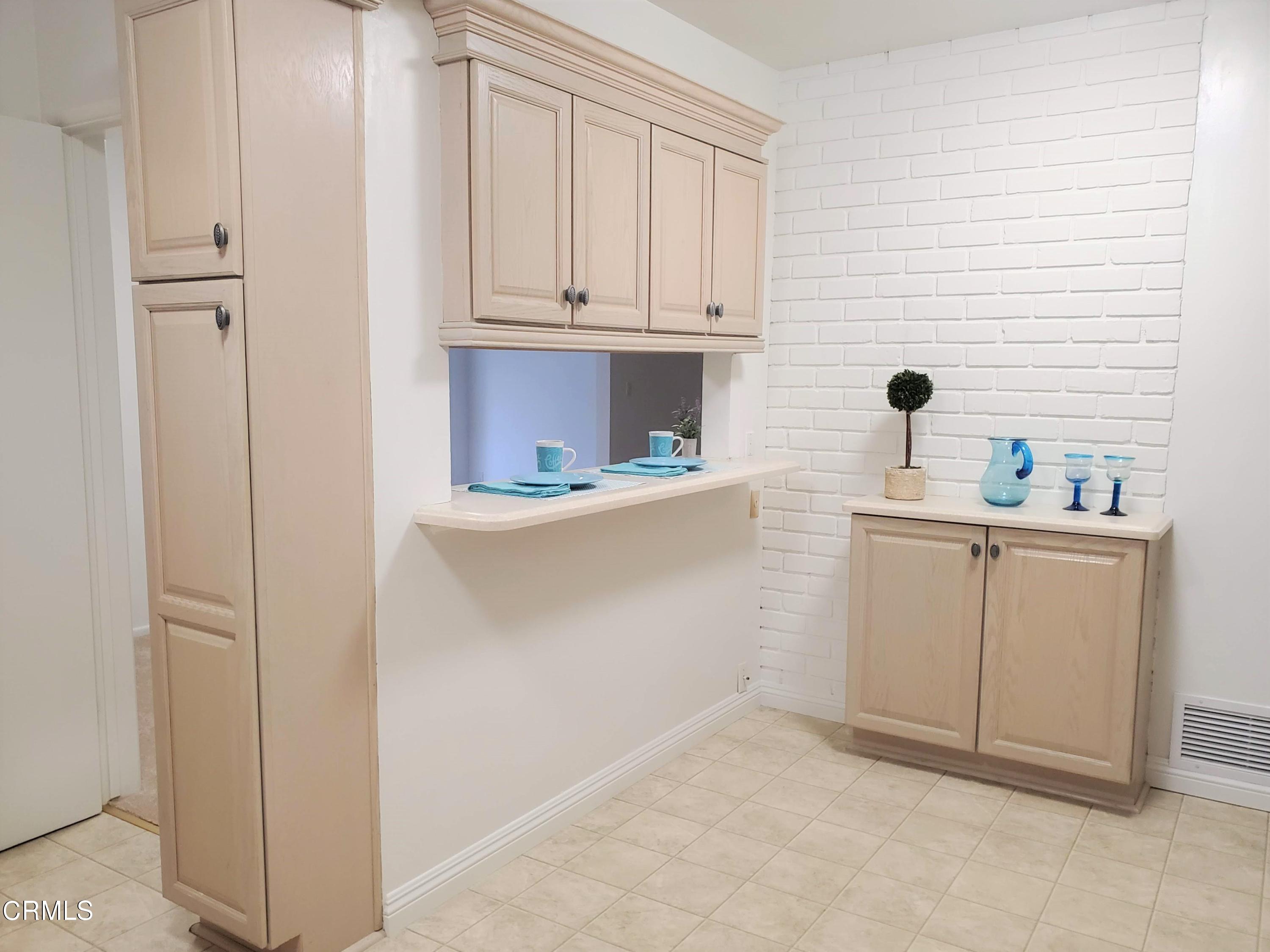 1372 Riverside Drive Fullerton, CA 92831 - Photo 10 of 31 kitchen2