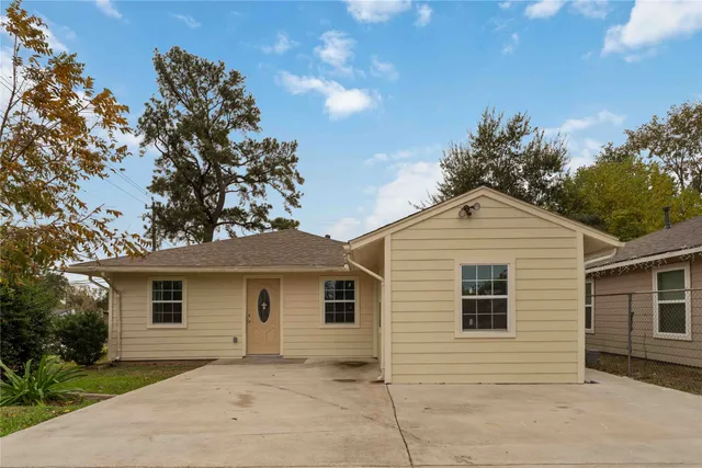 $180,000 | 5042 Bataan Road, Houston, TX 77033