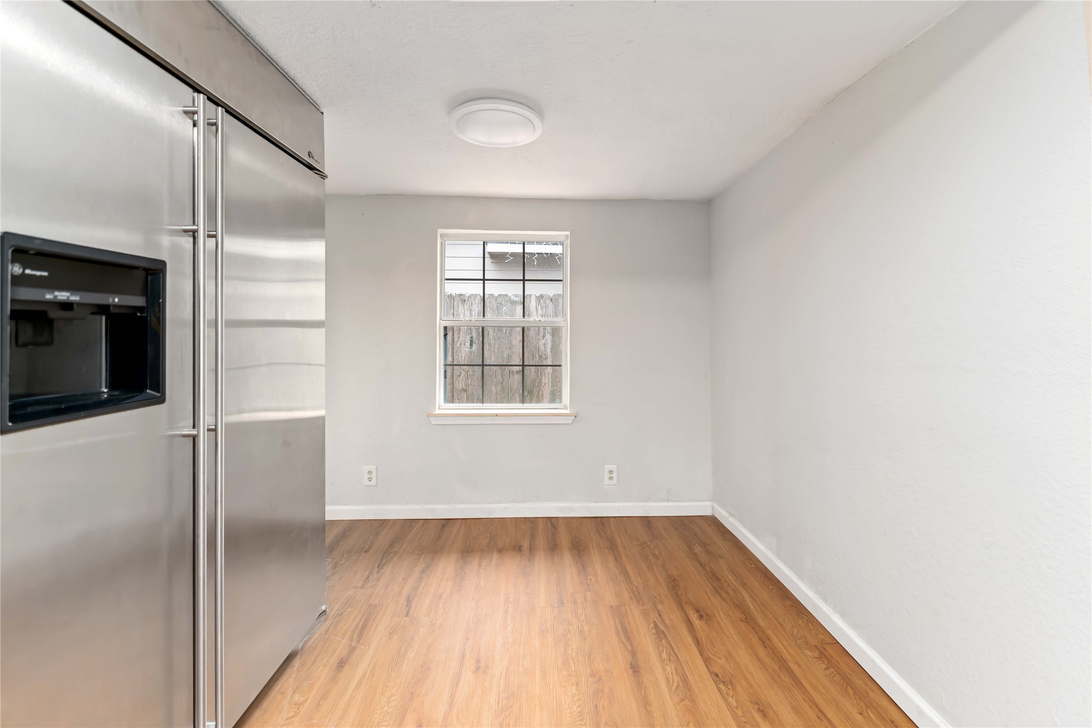 5042 Bataan Road Houston, TX 77033 - Photo 11 of 27