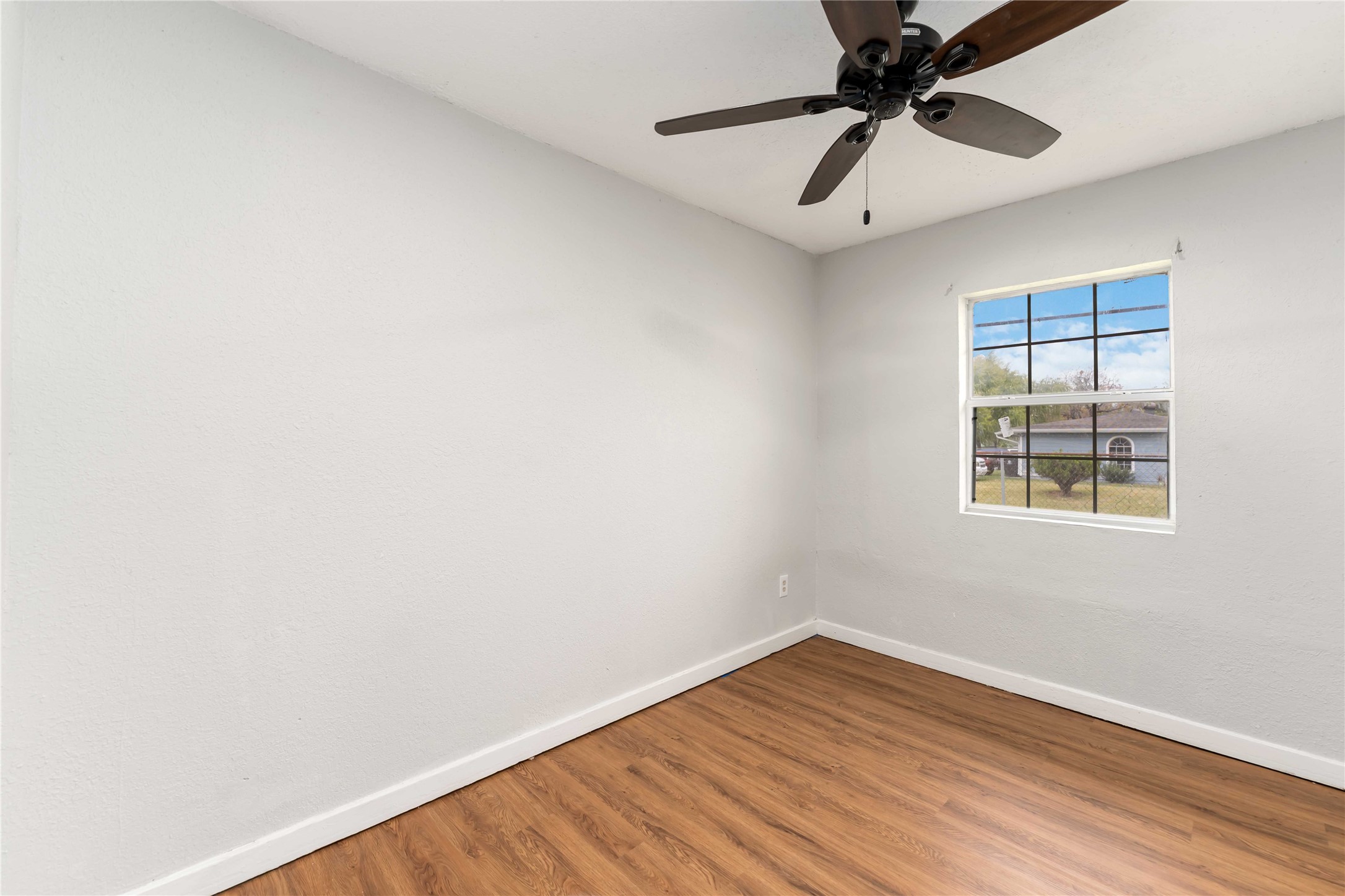 5042 Bataan Road Houston, TX 77033 - Photo 19 of 27