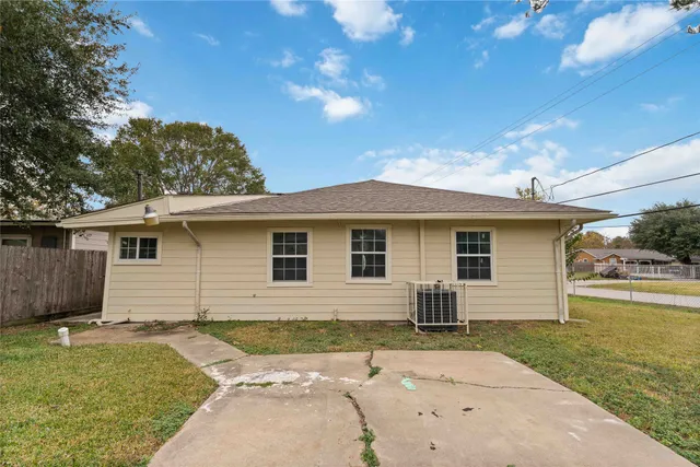 $180,000 | 5042 Bataan Road, Houston, TX 77033