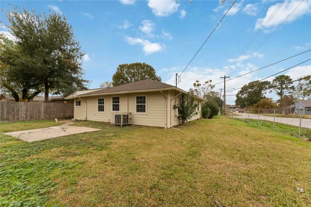 $180,000 | 5042 Bataan Road, Houston, TX 77033