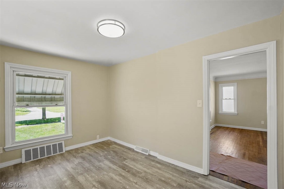 1561 Lander Road Cleveland, OH 44124 - Photo 12 of 33