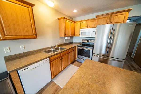 $230,000 | 562 Pointe Court Southwest, Rochester, MN 55902