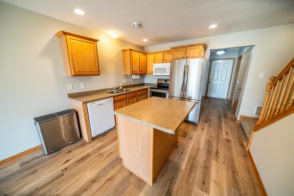 $230,000 | 562 Pointe Court Southwest, Rochester, MN 55902