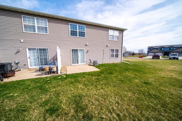 $230,000 | 562 Pointe Court Southwest, Rochester, MN 55902