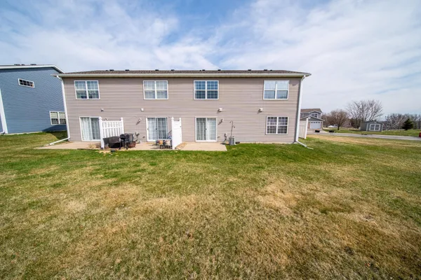 $230,000 | 562 Pointe Court Southwest, Rochester, MN 55902