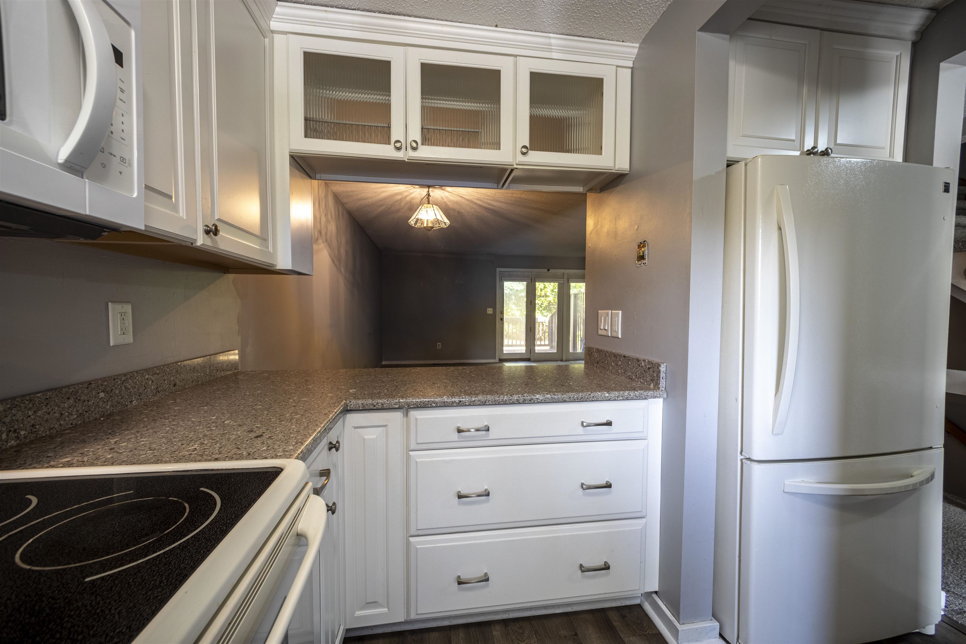 50 Thornhill Road Stratham, NH 03885 - Photo 3 of 14