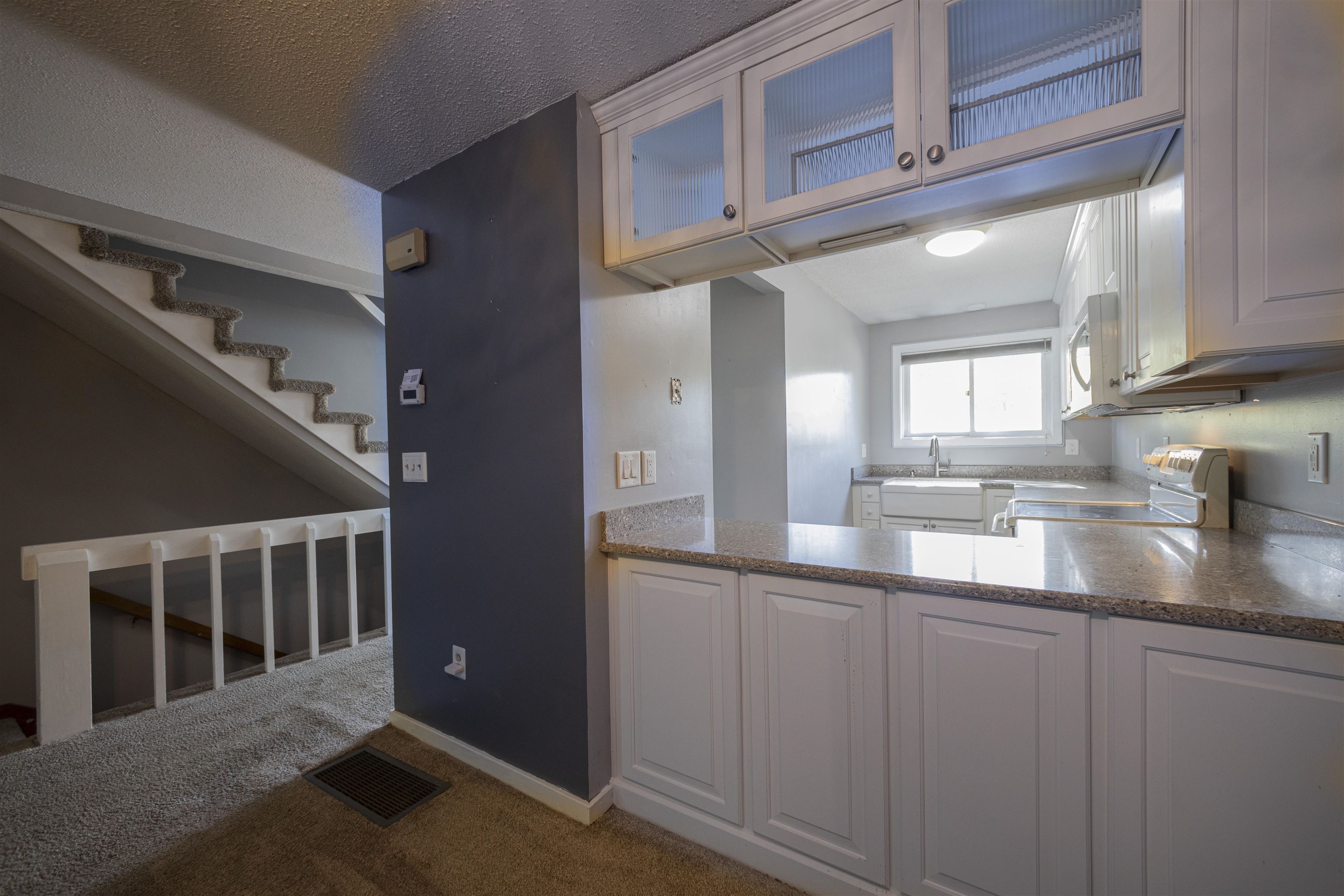 50 Thornhill Road Stratham, NH 03885 - Photo 4 of 14