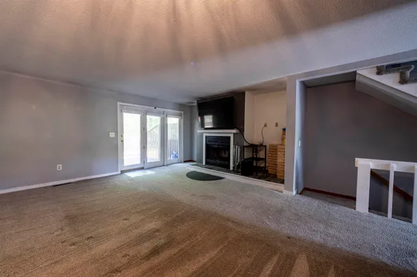 $365,000 | 50 Thornhill Road, Stratham, NH 03885