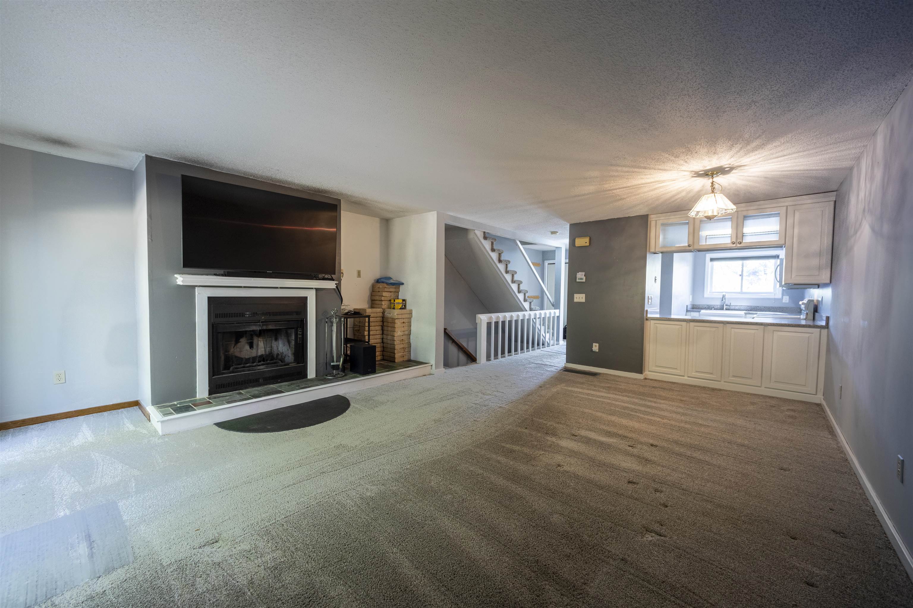 50 Thornhill Road Stratham, NH 03885 - Photo 6 of 14