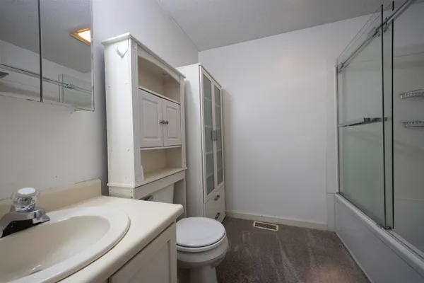 $365,000 | 50 Thornhill Road, Stratham, NH 03885