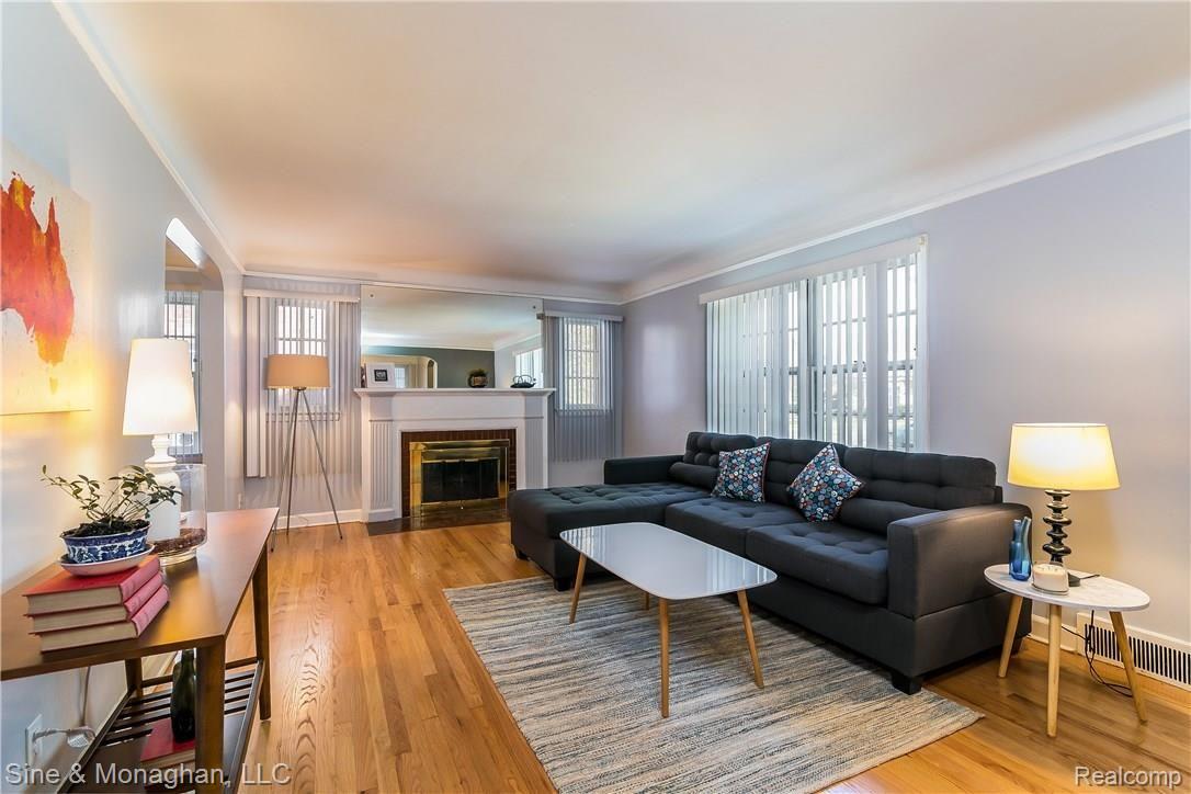 3867 Harvard Road Detroit, MI 48224 - Photo 10 of 40 009-Living_Room-4849812-large.jpg