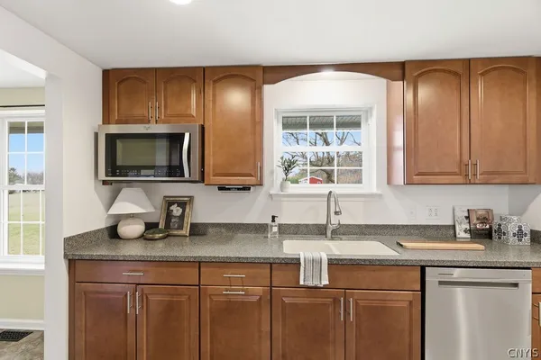 $549,900 | 1939 Coon Hill Road, Skaneateles, NY 13152