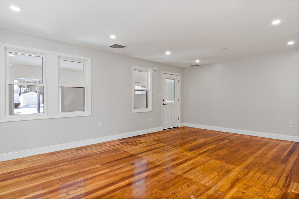 29 Farnum Pike, Unit 2 RIGHT Smithfield, RI 02917 - Photo 4 of 20 Gallery Image 4