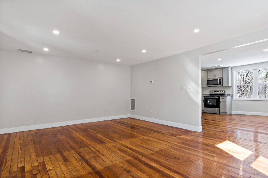 29 Farnum Pike, Unit 2 RIGHT Smithfield, RI 02917 - Photo 6 of 20 Gallery Image 6