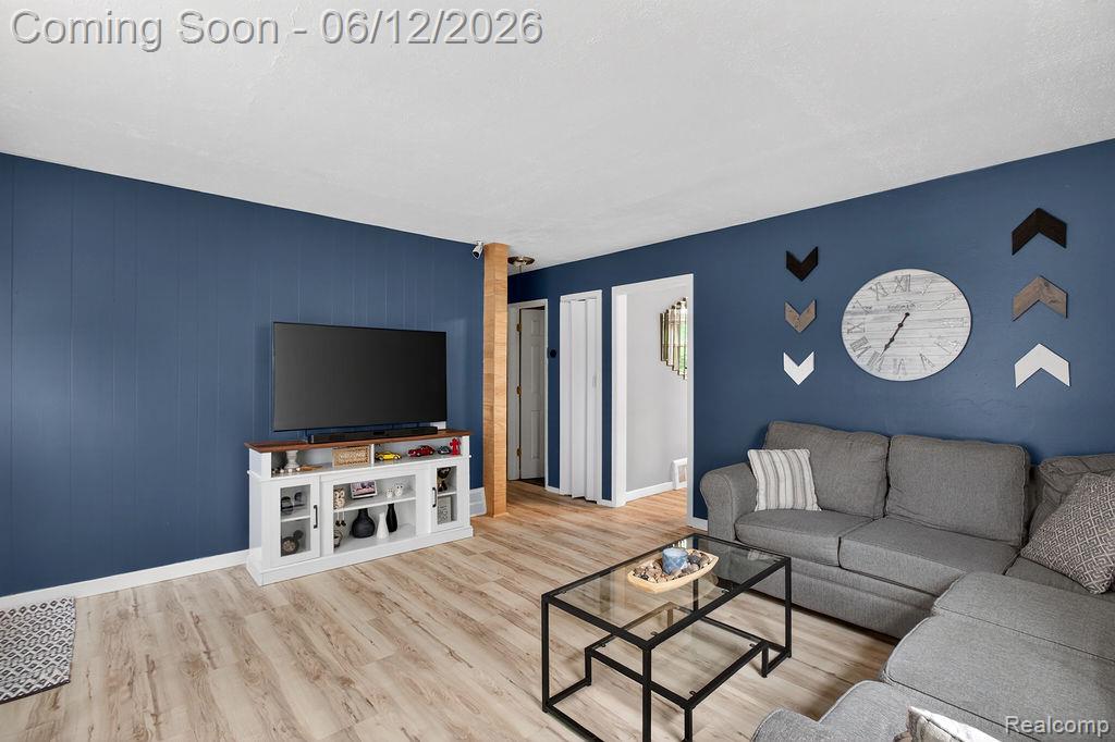 30541 Utica Road Roseville, MI 48066 - Photo 3 of 20