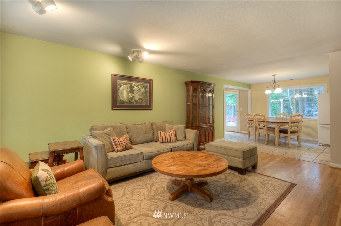 2930 Stafford Way Bothell, WA 98012 - Photo 3 of 19