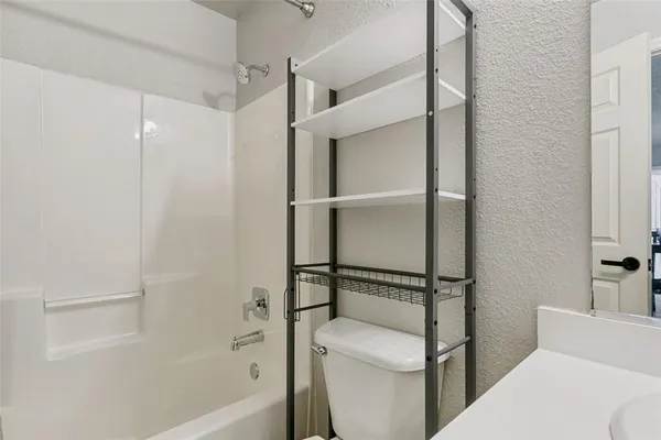 $750 | 107 South Crawford Street, Unit 3, Denton, TX 76205