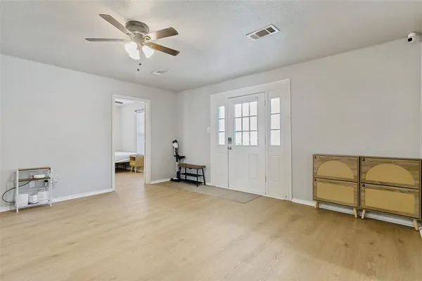 $750 | 107 South Crawford Street, Unit 3, Denton, TX 76205