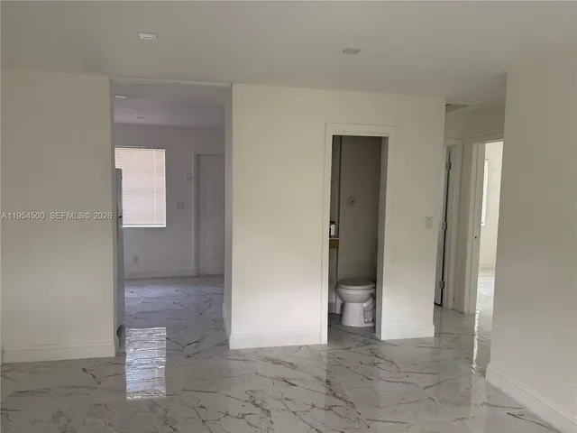 $1,900 | 505 North 24th Avenue, Unit 2, Hollywood, FL 33020