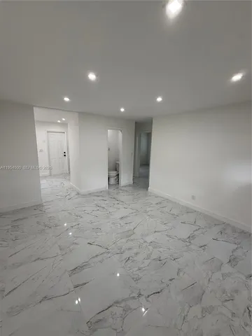 $1,900 | 505 North 24th Avenue, Unit 2, Hollywood, FL 33020