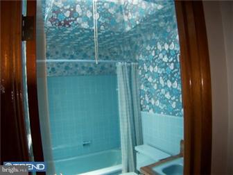 2738 West Country Club Road Philadelphia, PA 19131 - Photo 10 of 12 Bathroom