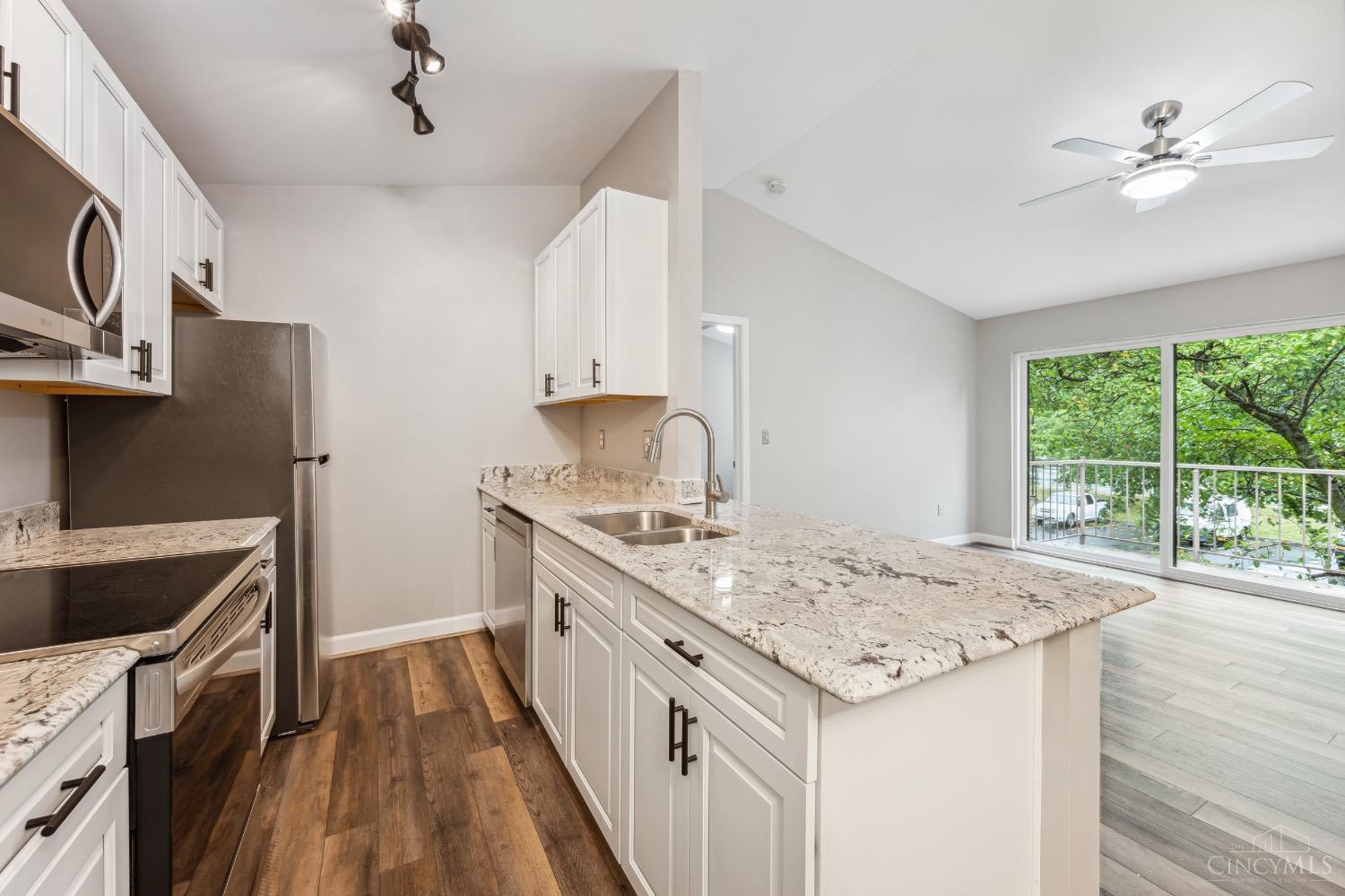 7641 Montgomery Road, Unit 7 Cincinnati, OH 45236 - Photo 8 of 27 Gallery Image 8