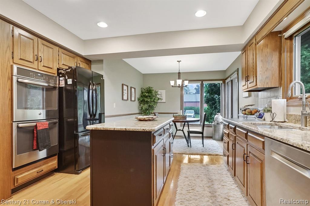866 Green View Court, Unit 6 Rochester Hills, MI 48307 - Photo 21 of 64