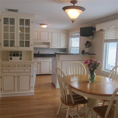15 Carter Road Lynnfield, MA 01940 - Photo 3 of 20 Gallery Image 3