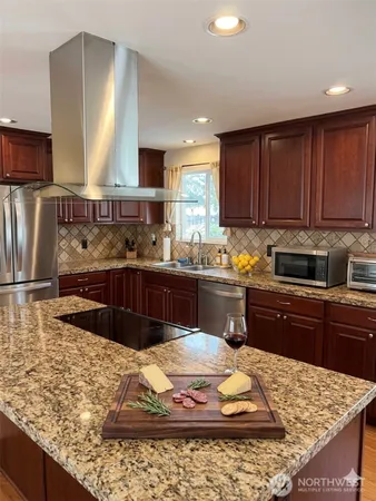 $735,000 | 5006 Northeast 6th Street, Renton, WA 98059