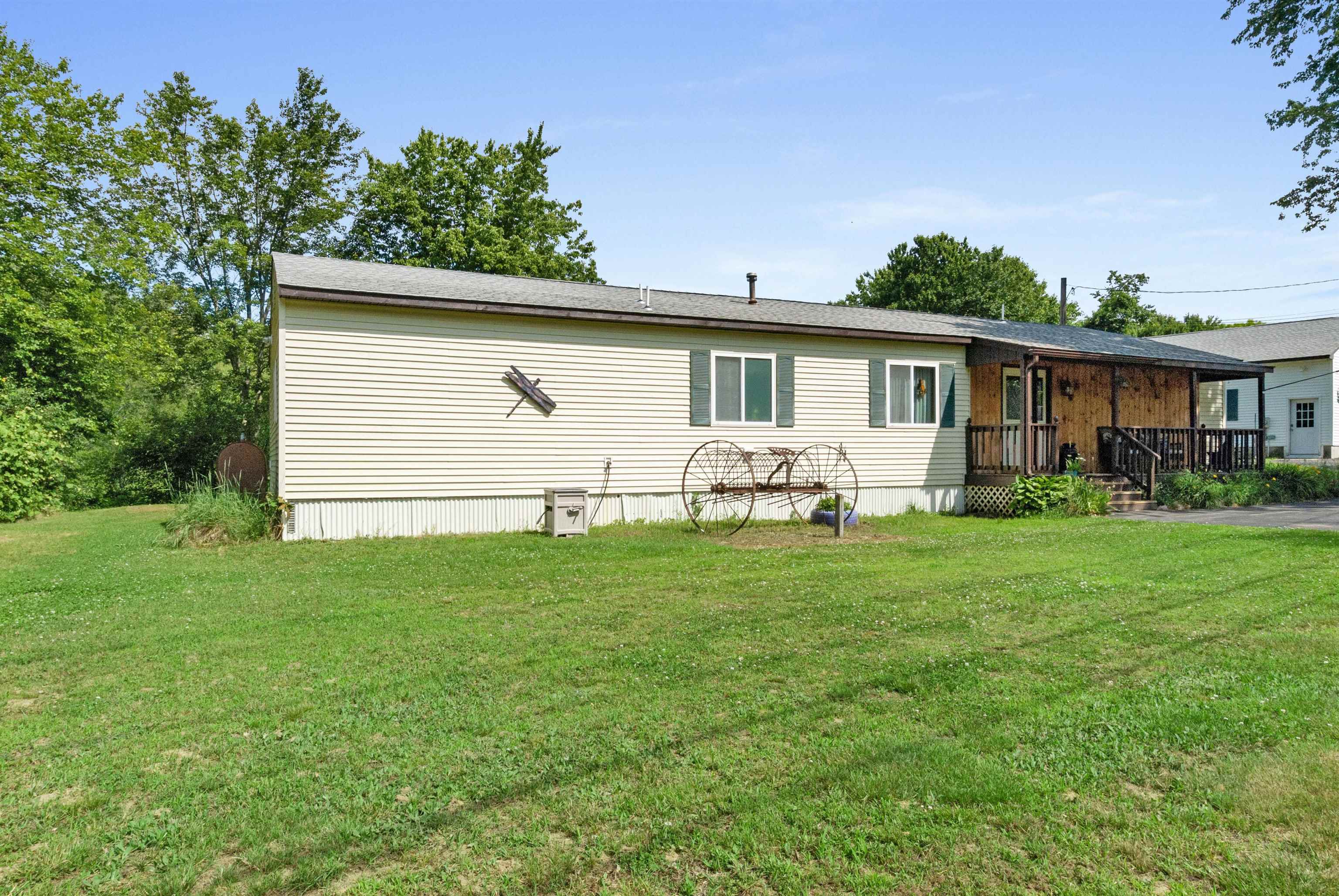 60 Old Milton Road Rochester, NH 03868 - Photo 2 of 37