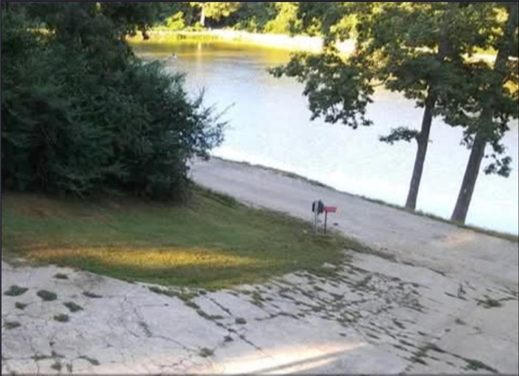 53 Twin Lakes Road Winder, GA 30680 - Photo 2 of 2 a view of an ocean beach