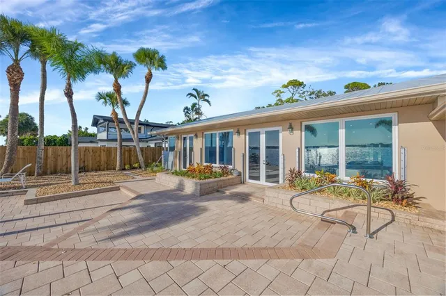 $2,399,000 | 8400 35th Avenue North, St. Petersburg, FL 33710