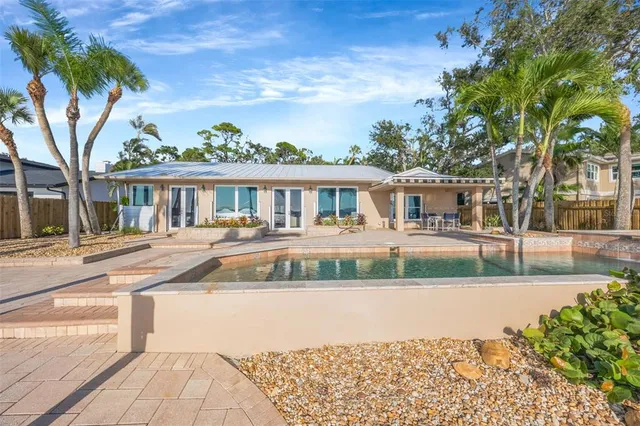 $2,399,000 | 8400 35th Avenue North, St. Petersburg, FL 33710